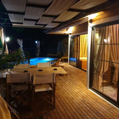 Villa Yali *